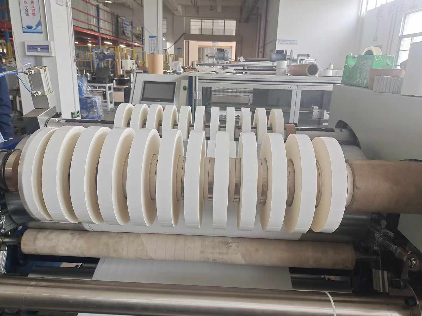 Industry adaptability of slitter machine: a wide range of uses from packaging to new energy