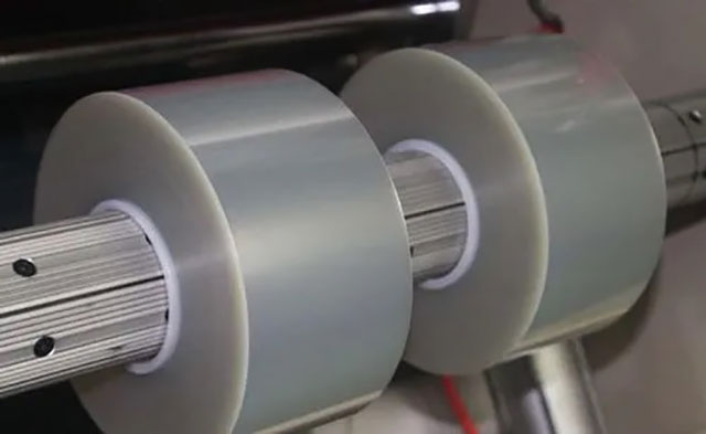 From PE to PET: How does the film slitting machine adapt to different materials?