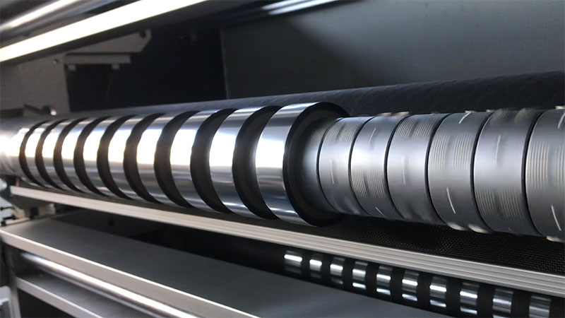 Carbon Fiber Composite Slitting Solution: How Does the Slitting Machine Solve the Problem of Brittle Materials?