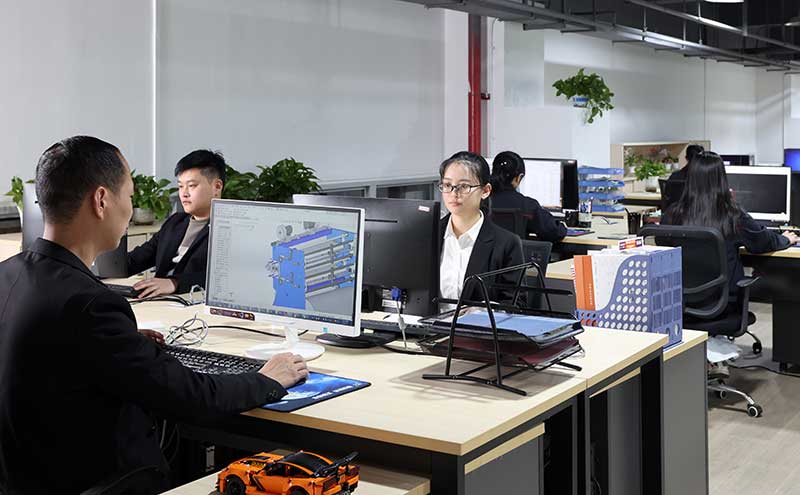 Design and implementation of automatic control system of slitting machine