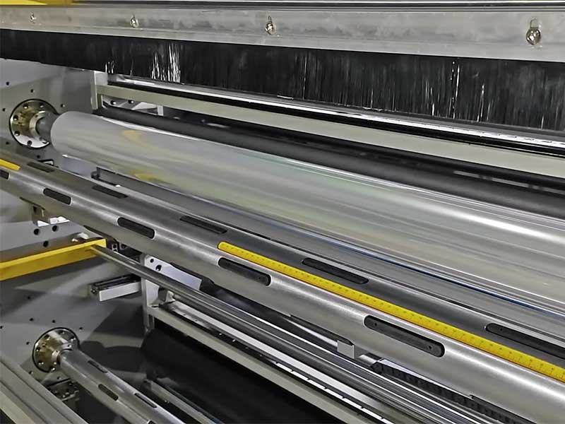 Say goodbye to waste: how does the solar film slitting machine "cut" high profits?